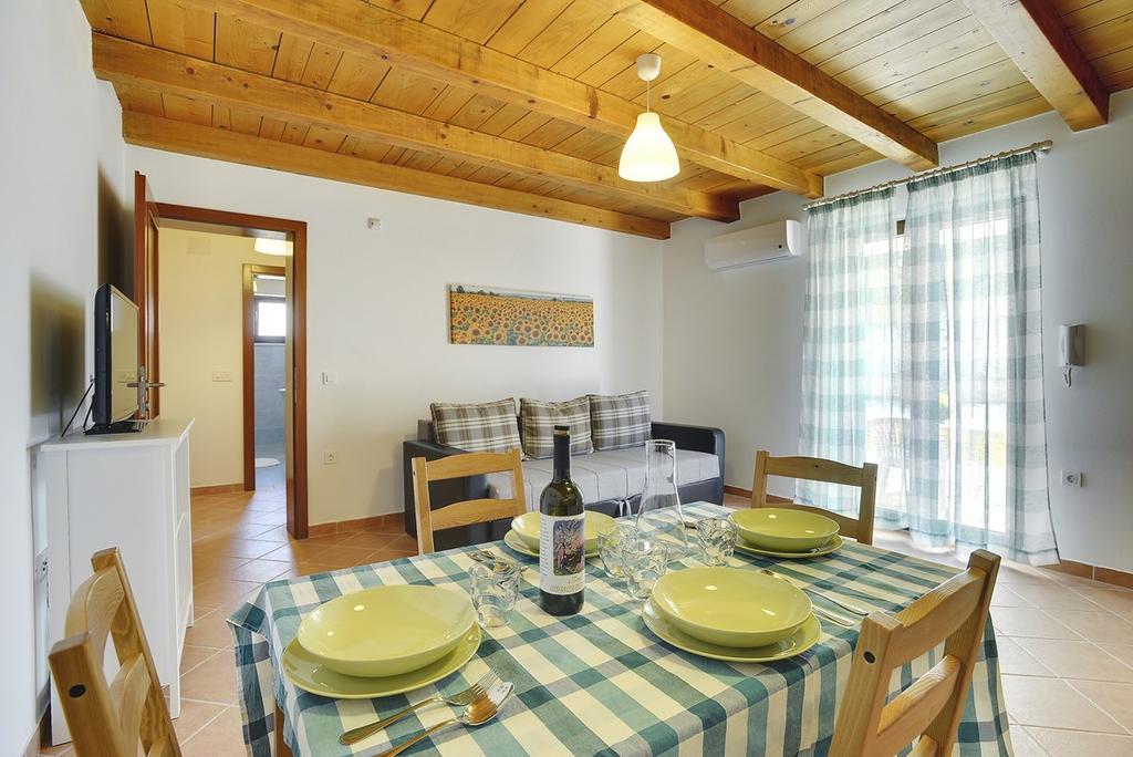 Apartments Susanna Ližnjan Extérieur photo